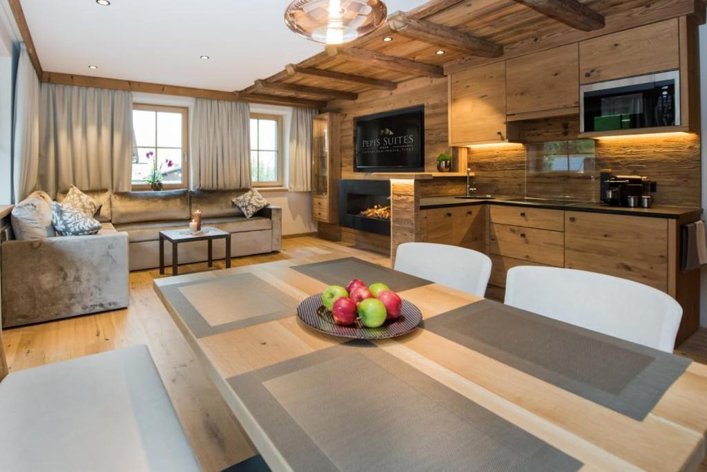 Pepi'S Suites - Lechtal Apartments Holzgau Exterior photo